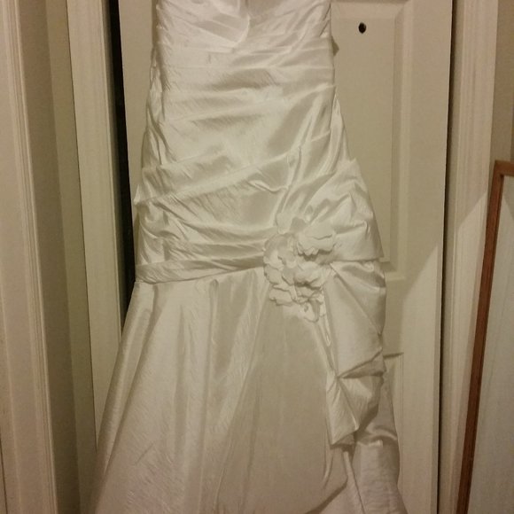Wedding Dress New Size 16 - Picture 1 of 6